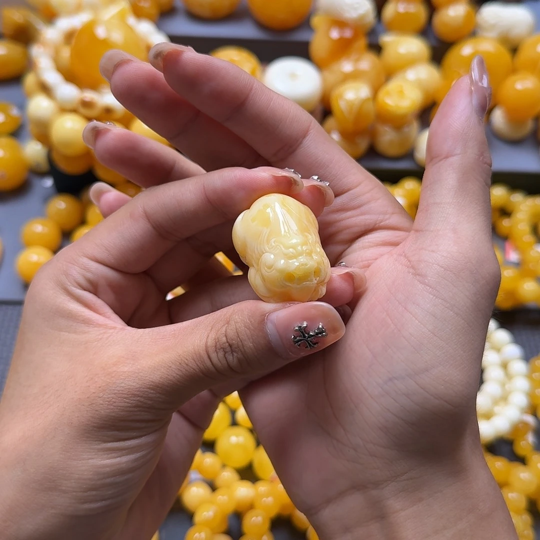 未镶嵌蜜蜡珠宝奇石