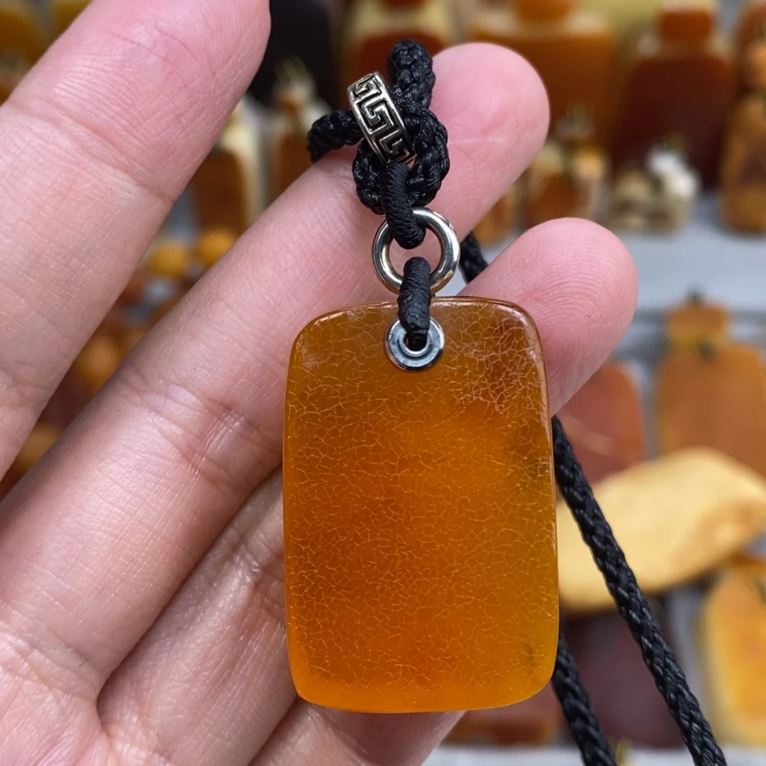 蜜蜡未镶嵌珠宝奇石