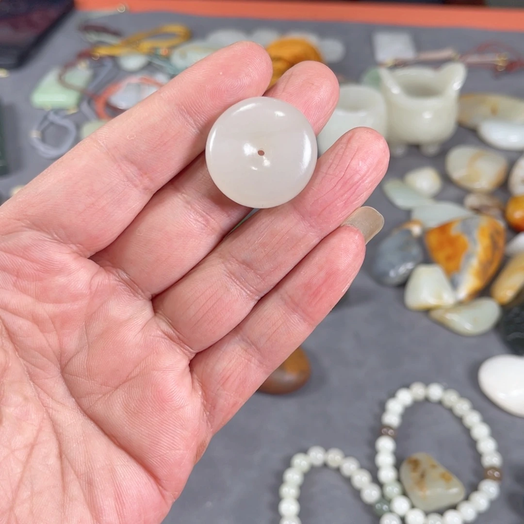 用***5和田玉（糖玉）未镶嵌手串