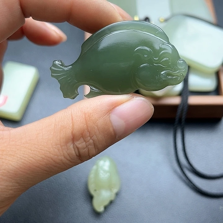 【闪购商品】颈饰未镶嵌和田玉