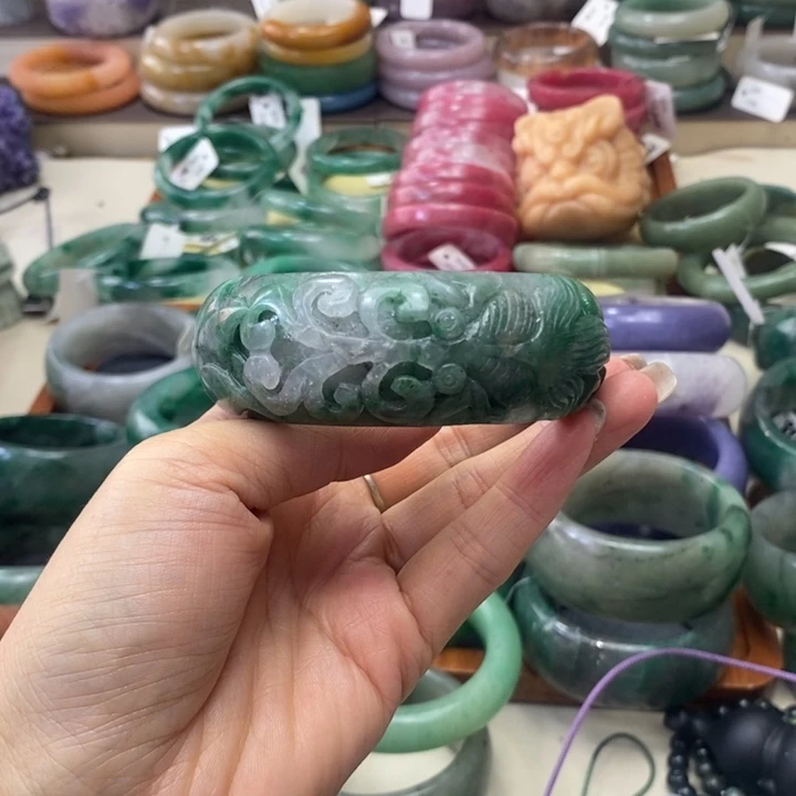 未镶嵌手镯石英质玉
