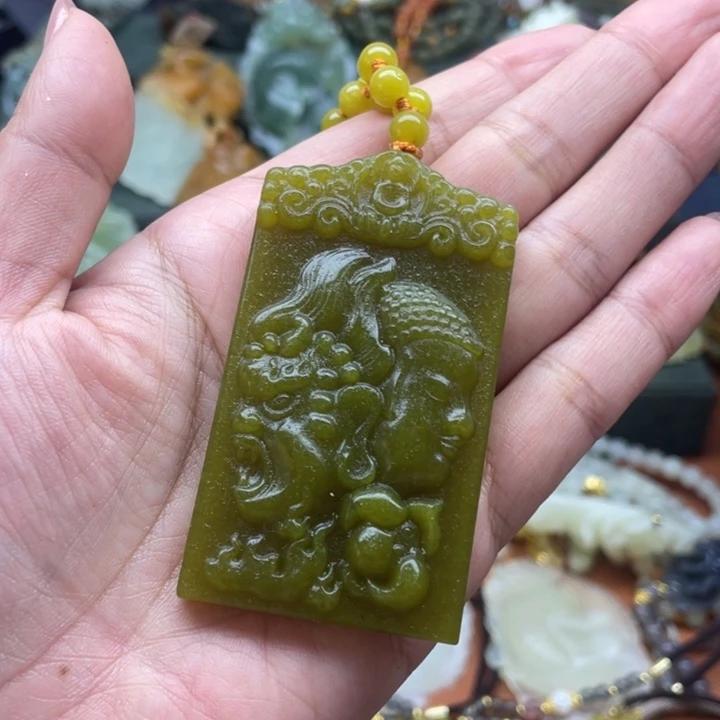蛇纹石玉未镶嵌吊坠