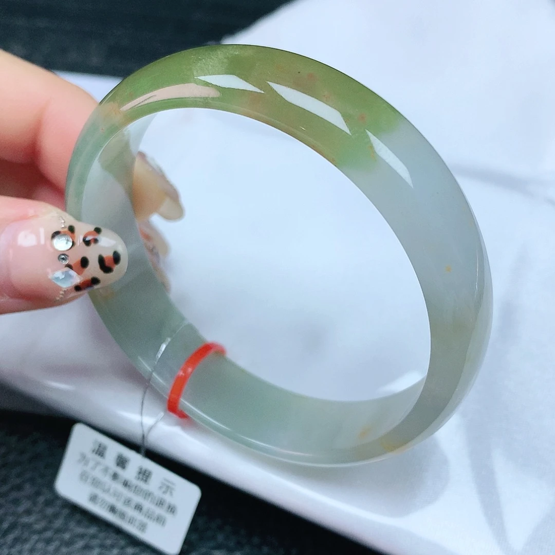 翡翠手镯未镶嵌55轮胎