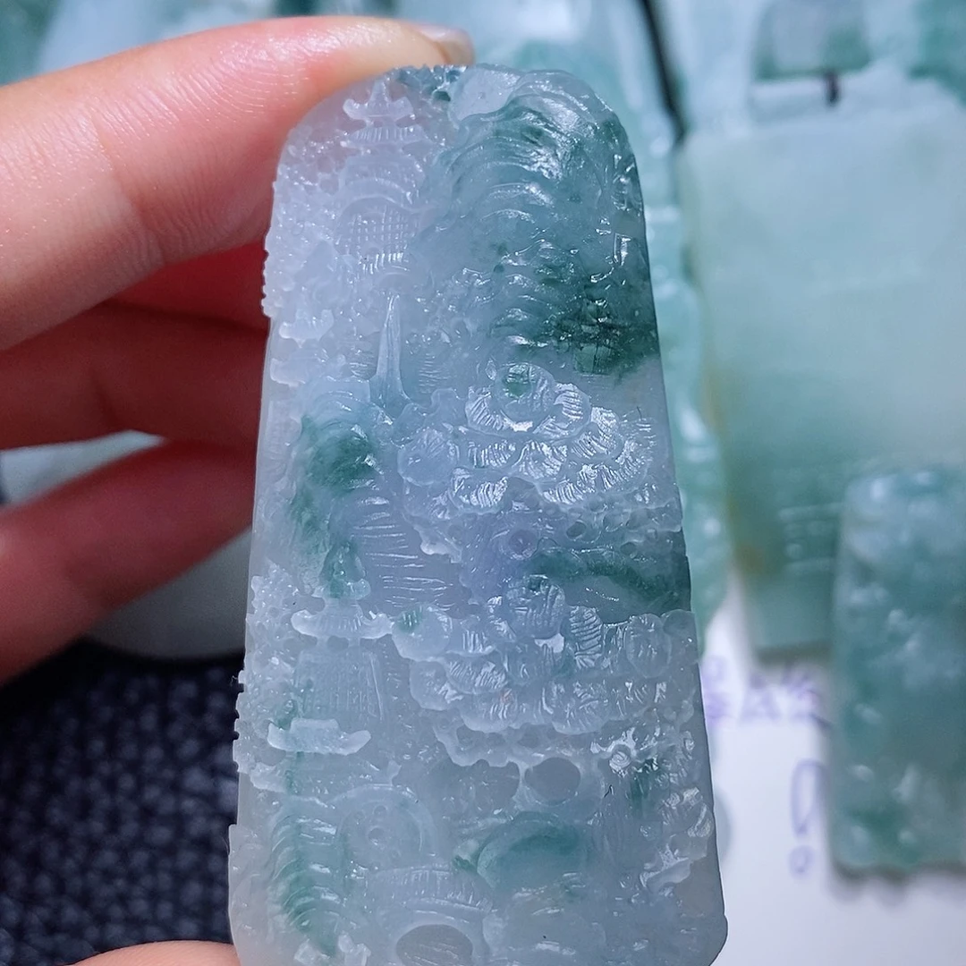 未镶嵌定制翡翠毛货付款后确认抛光