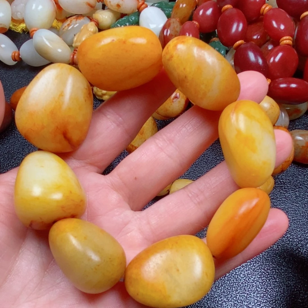 诚***下和田玉未镶嵌颈饰