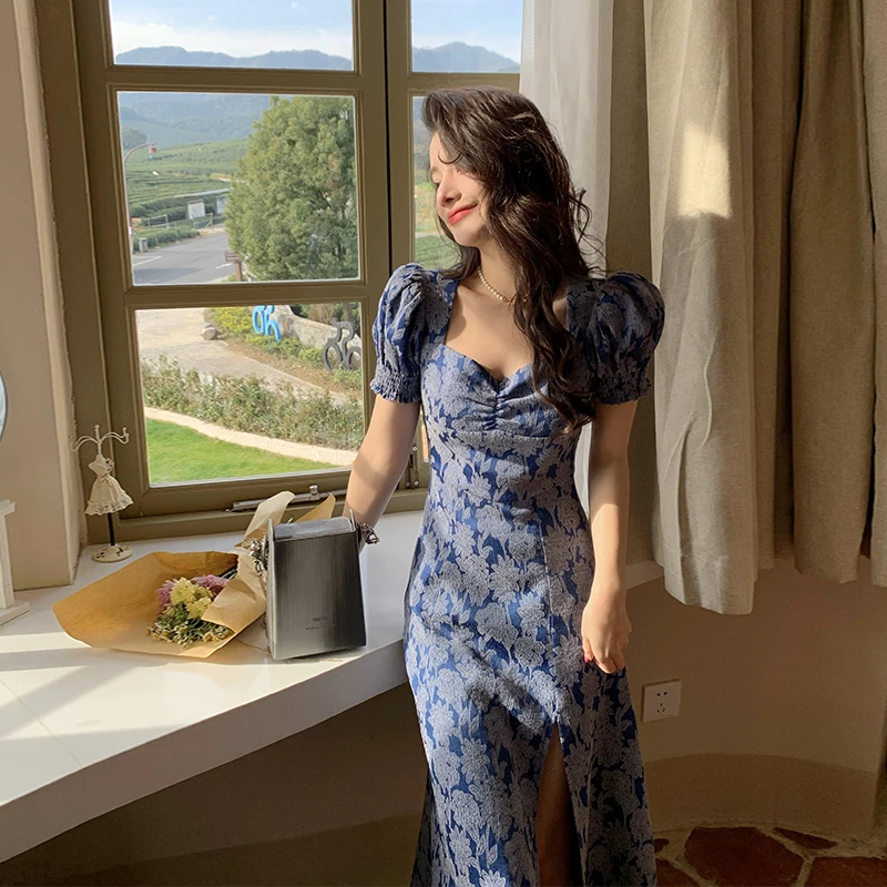 Meika-夏季新款法式气质时尚复古设计感显瘦碎花蓝色开叉连衣裙女