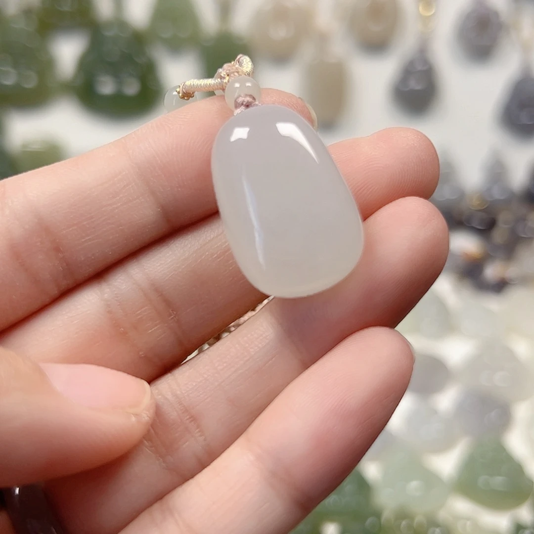 颈饰未镶嵌和田玉