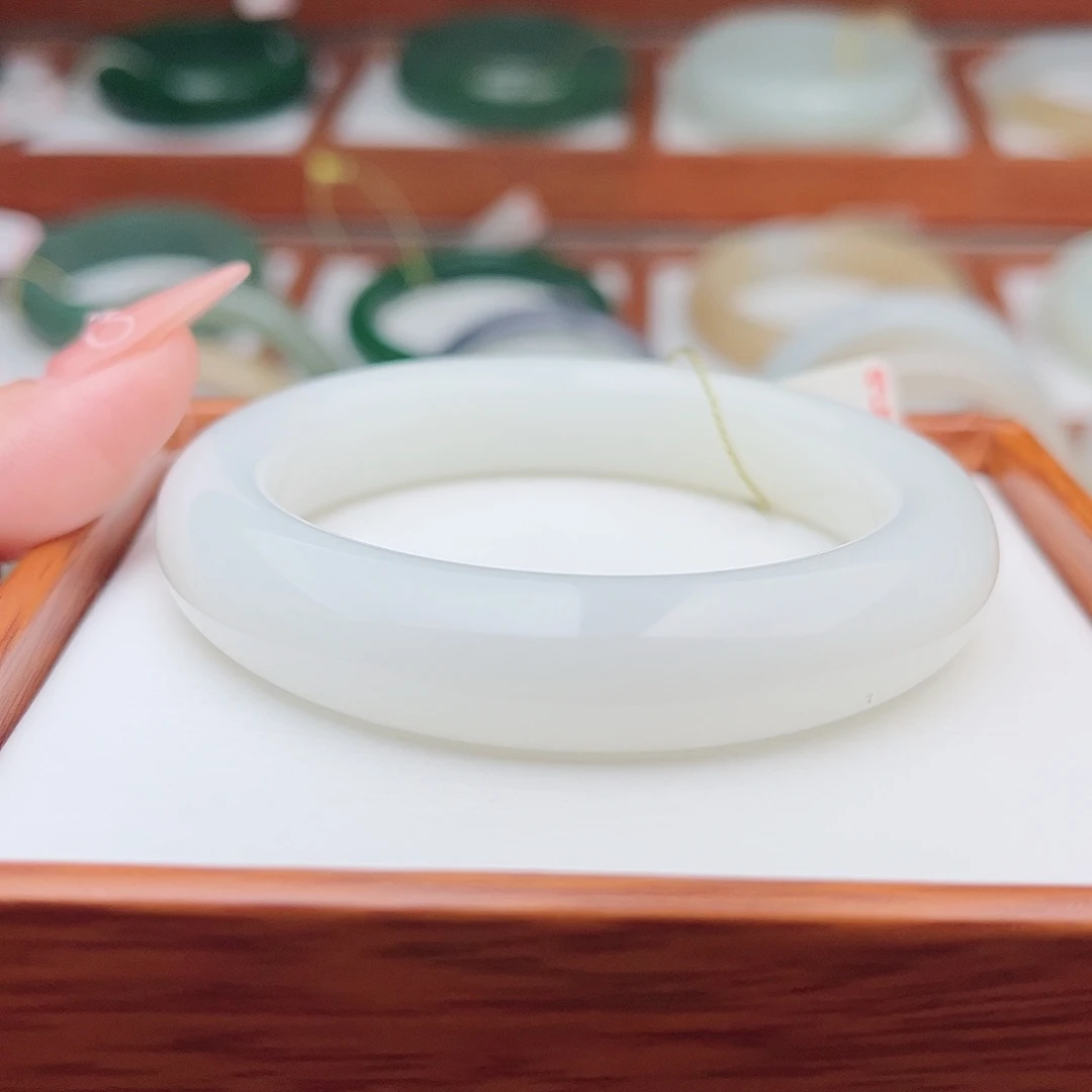 和田玉未镶嵌手镯52.8