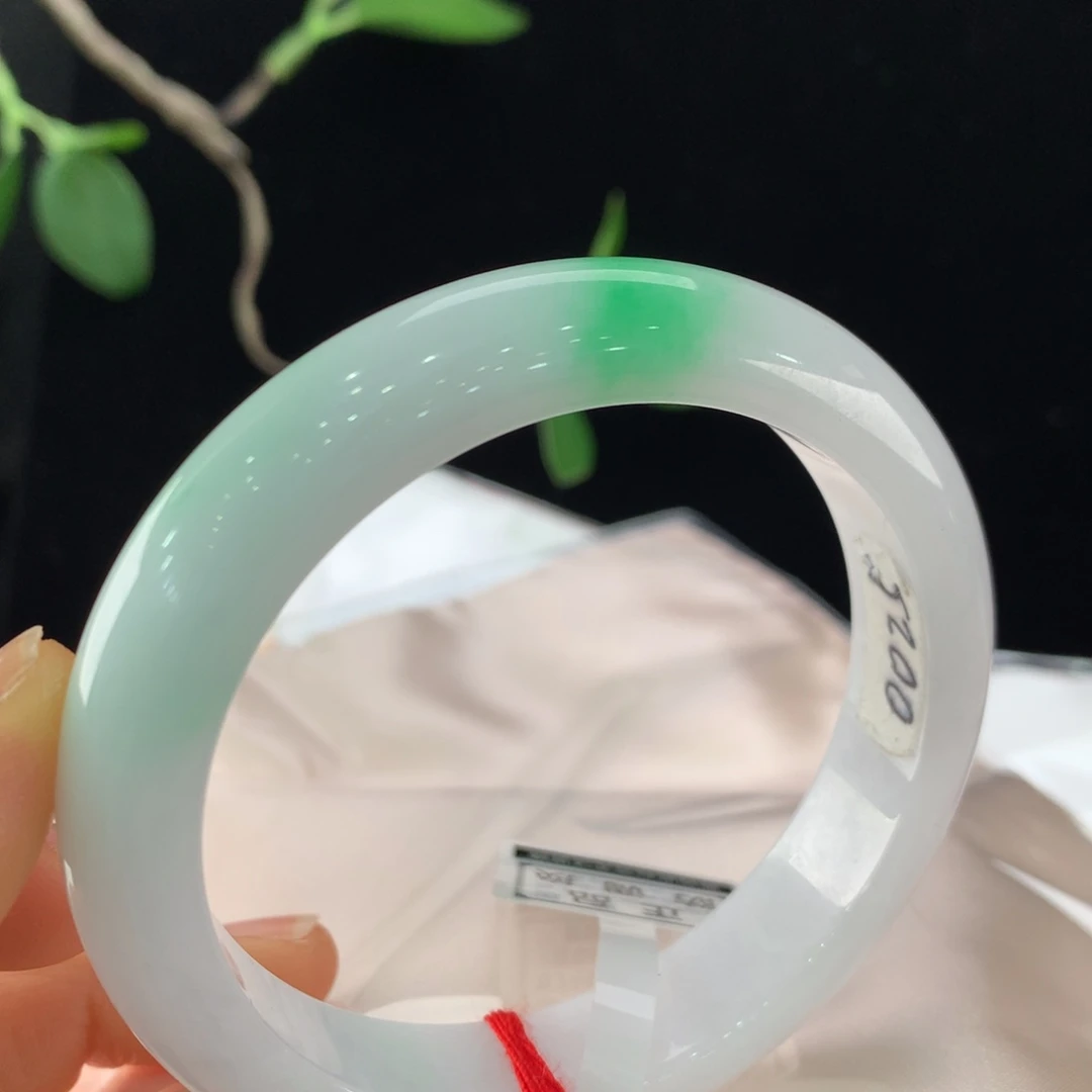 翡翠手镯未镶嵌111-0025