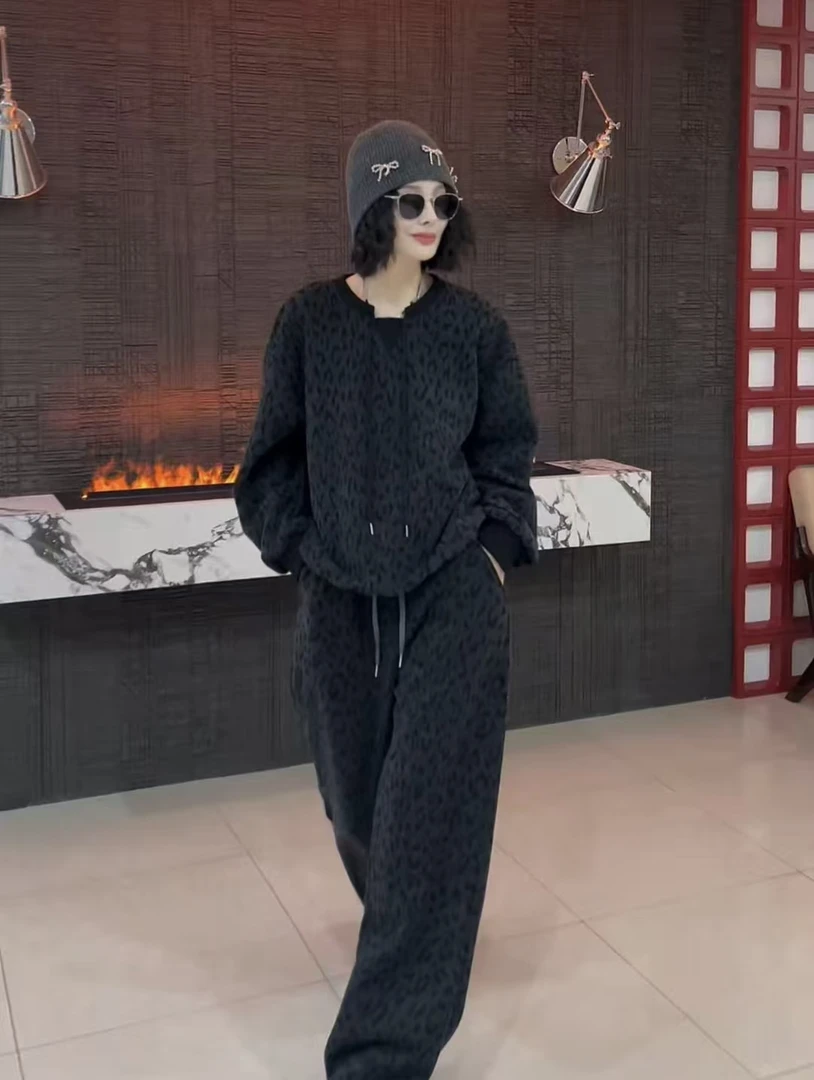 冬季新款2025年欧洲站爆款豹纹设计感休闲两件套