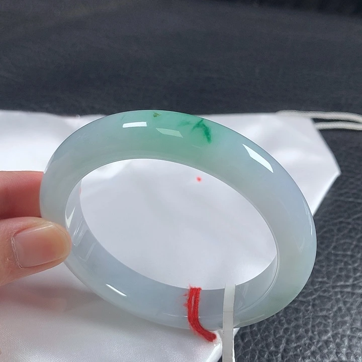 翡翠未镶嵌手镯