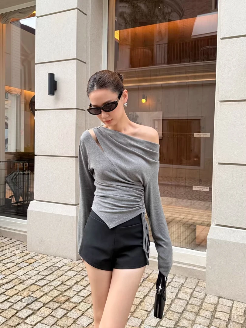 韩版纯欲风套装不规则镂空斜肩抽绳长袖上衣女秋季休闲短裤两件套
