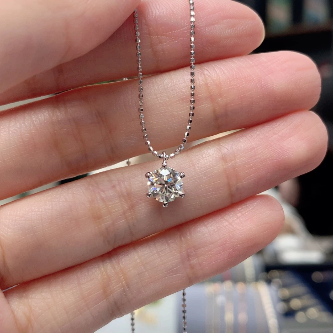 亦***亦颈饰钻石18K金镶嵌18k金天然钻石一克拉项链