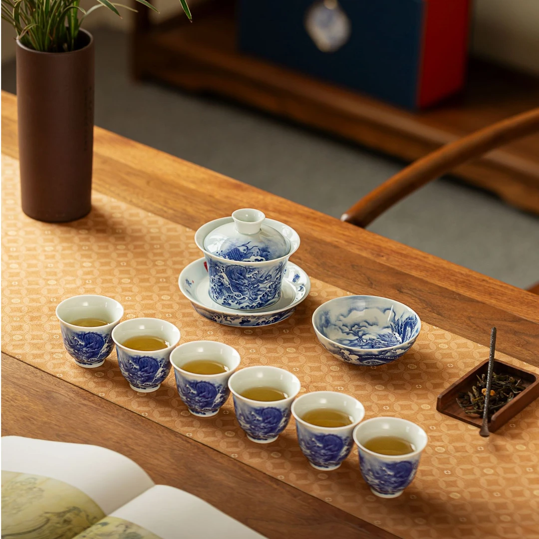 景德镇青花釉下鱼化龙礼盒套装八件套送礼高档茶具