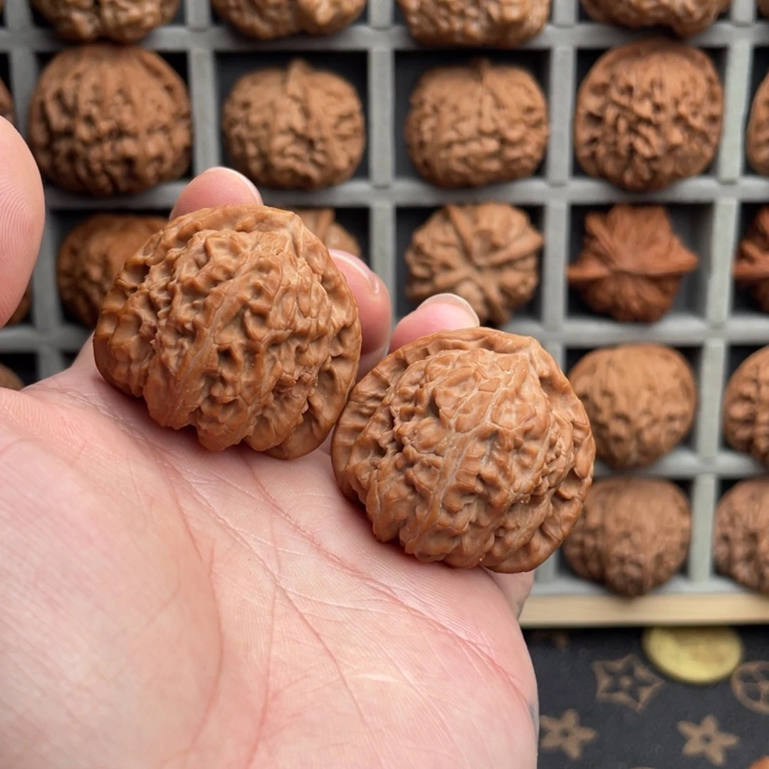 核桃把件38无修三角白