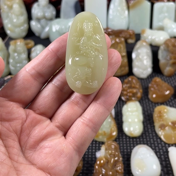 和田玉（糖玉）未镶嵌颈饰