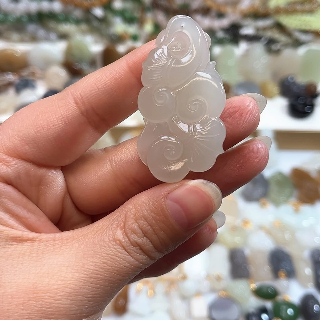 和田玉吊坠(赠链)未镶嵌多*妈