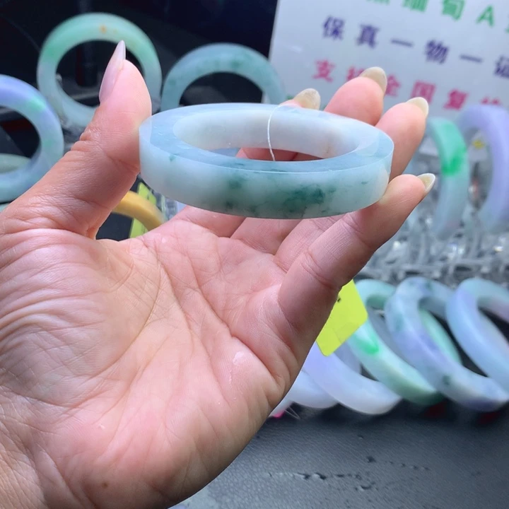 未镶嵌翡翠手镯定制翡翠