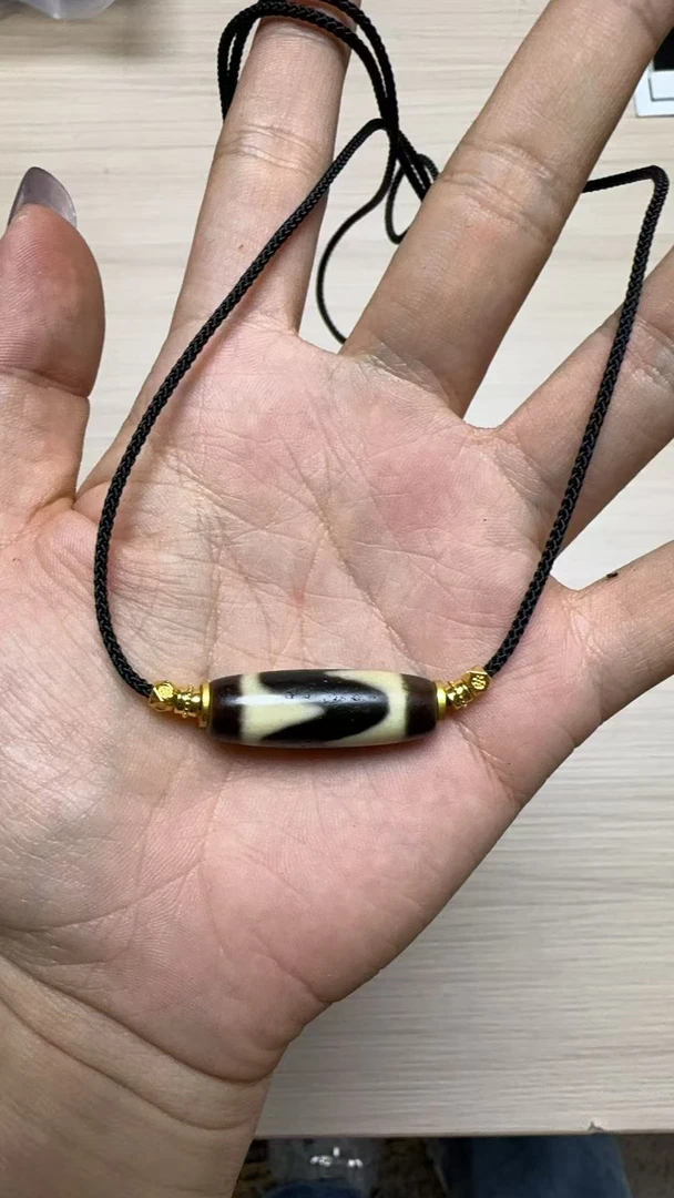 《老高专属》建成虎牙天珠 尺寸 31.1*10.5MM