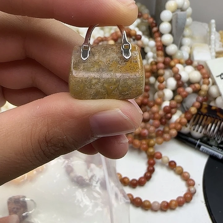 大果紫檀（缅甸花梨）珊瑚玉小包