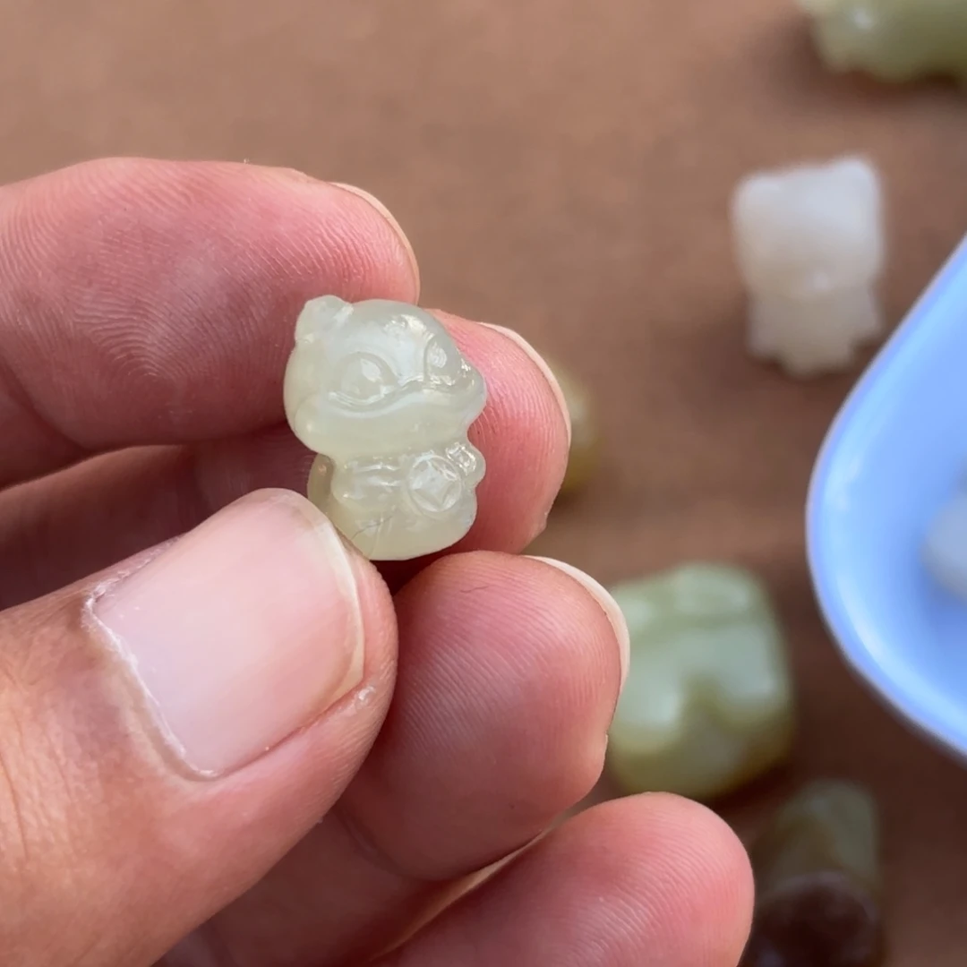 定制和田玉小蛇抛光后发货卡14尺寸