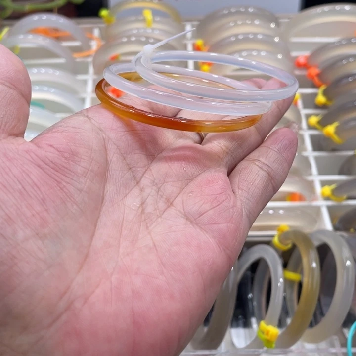 玛瑙/玉髓未镶嵌手镯