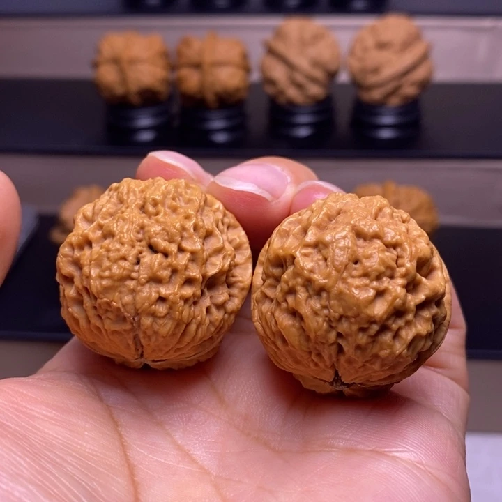 文玩核桃把件火焰绣球35