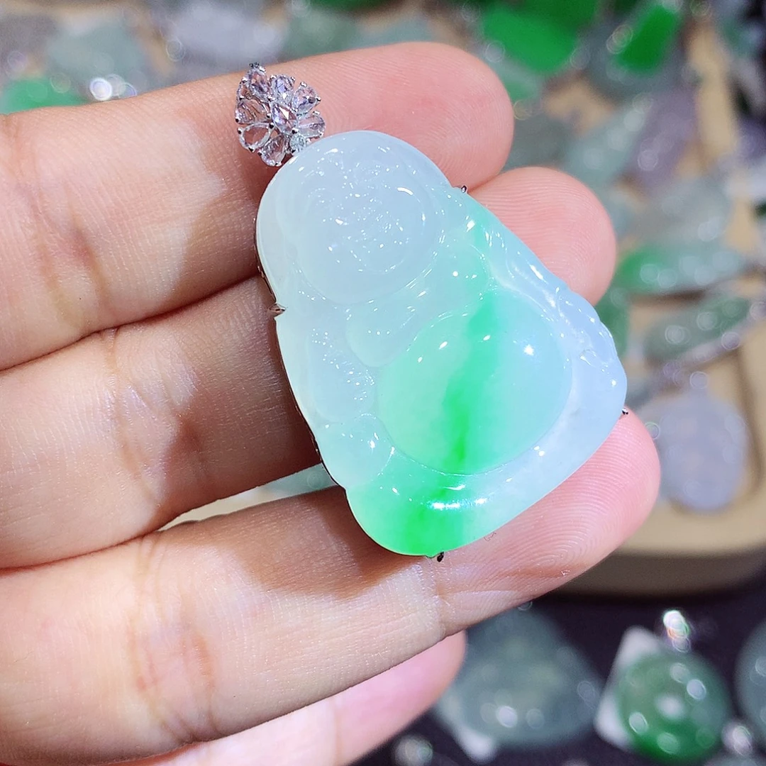 翡翠18K金镶嵌颈饰