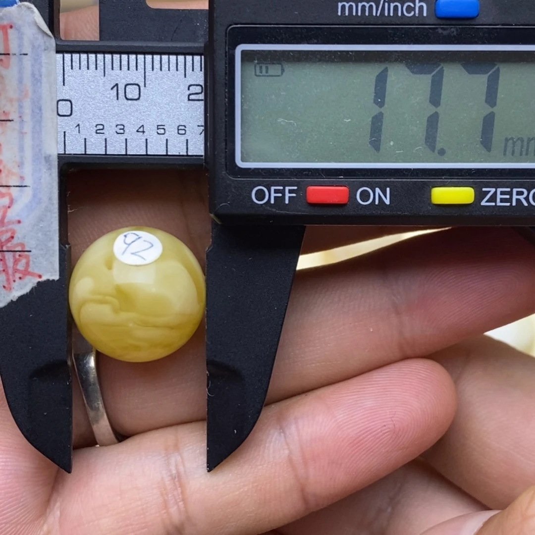 未镶嵌蜜蜡裸石17.7圆珠