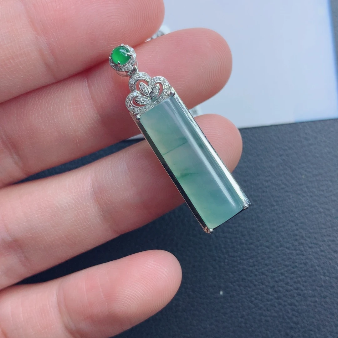 翡翠颈饰未镶嵌无事柱