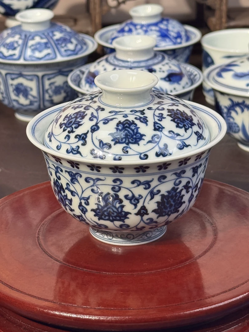 纯手工手绘仿明永乐缠枝莲盖碗杯花心狮心景德镇高温釉下彩150cc