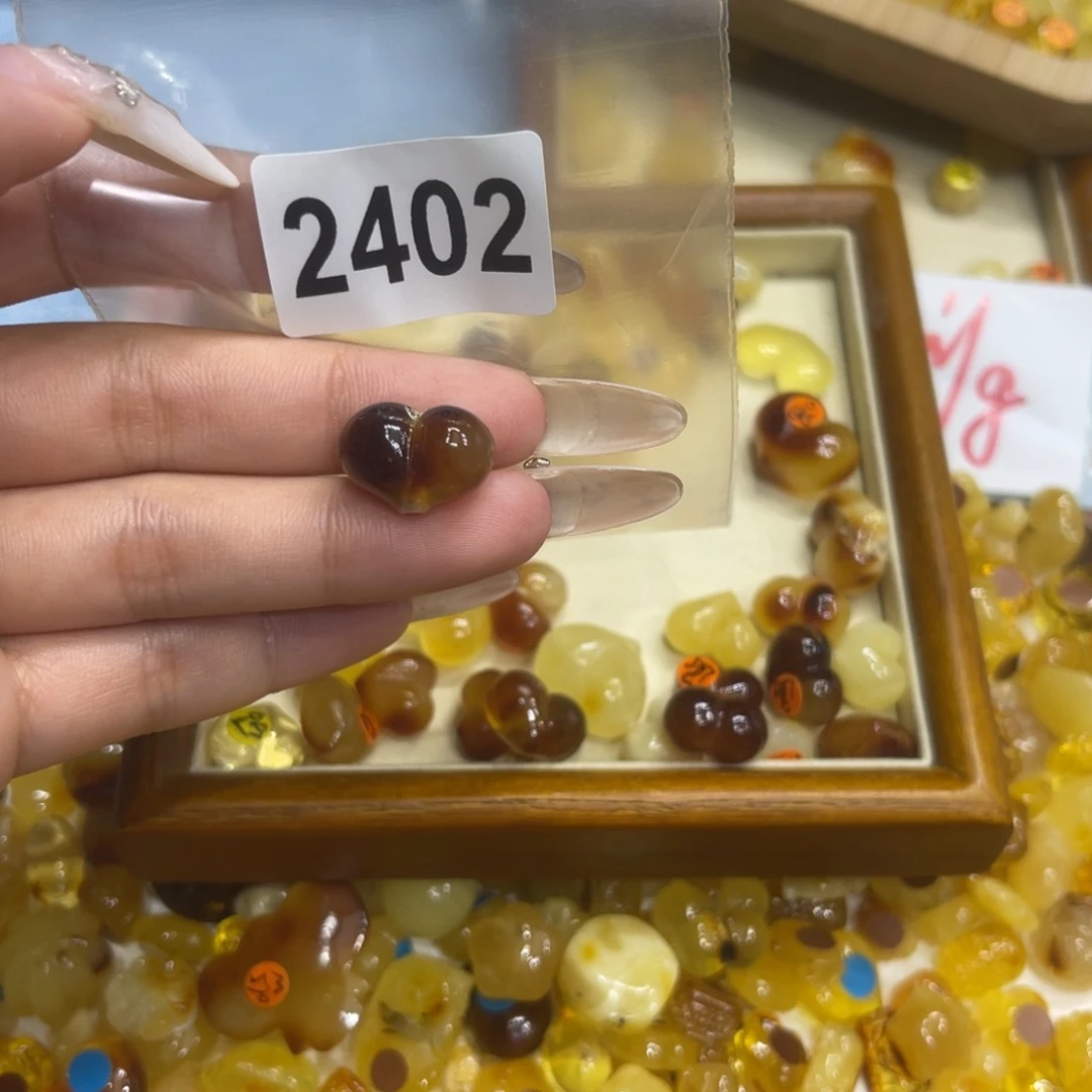 琥珀未镶嵌珠宝奇石