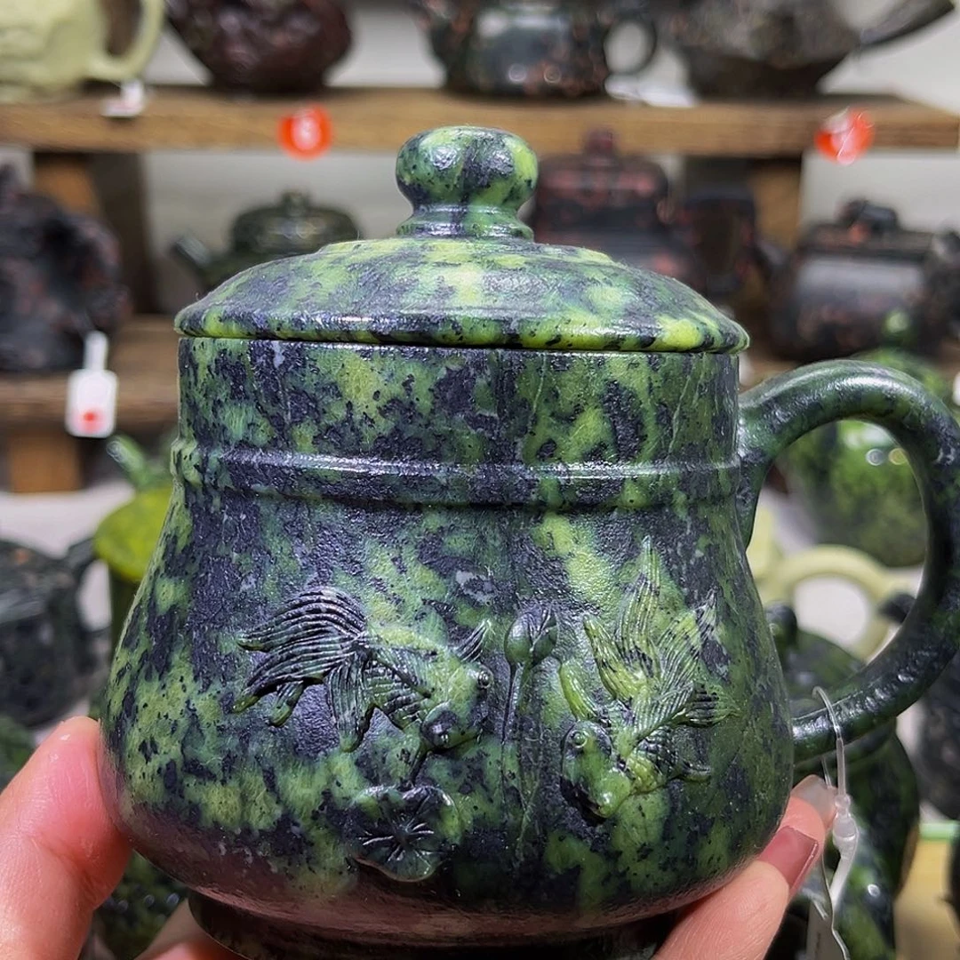 军**家藏玉办公杯有瑕裂