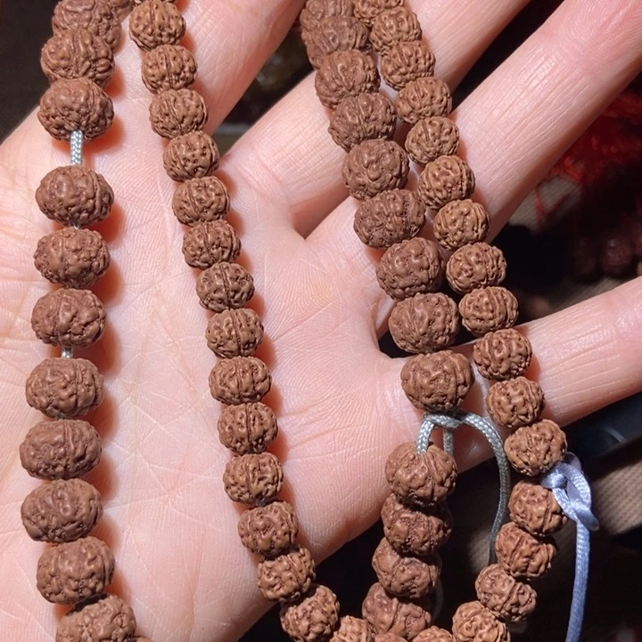 大叶紫檀（黑酸枝木类）G**.手持