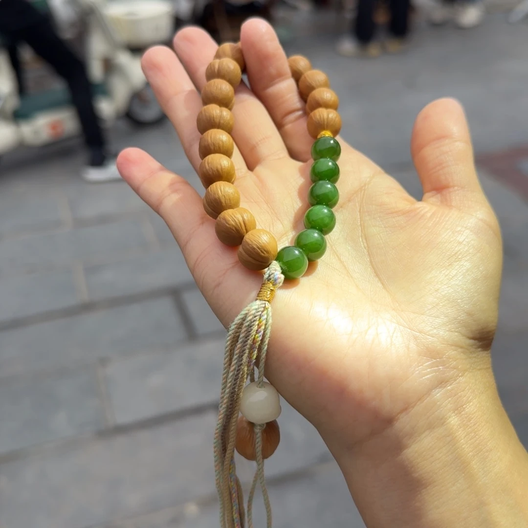 和田玉未镶嵌颈饰碧玉设计款手持门总多样性拍一发一