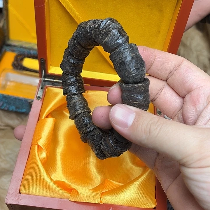 大叶紫檀（黑酸枝木类）