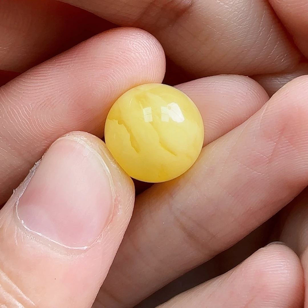 蜜蜡未镶嵌珠宝奇石