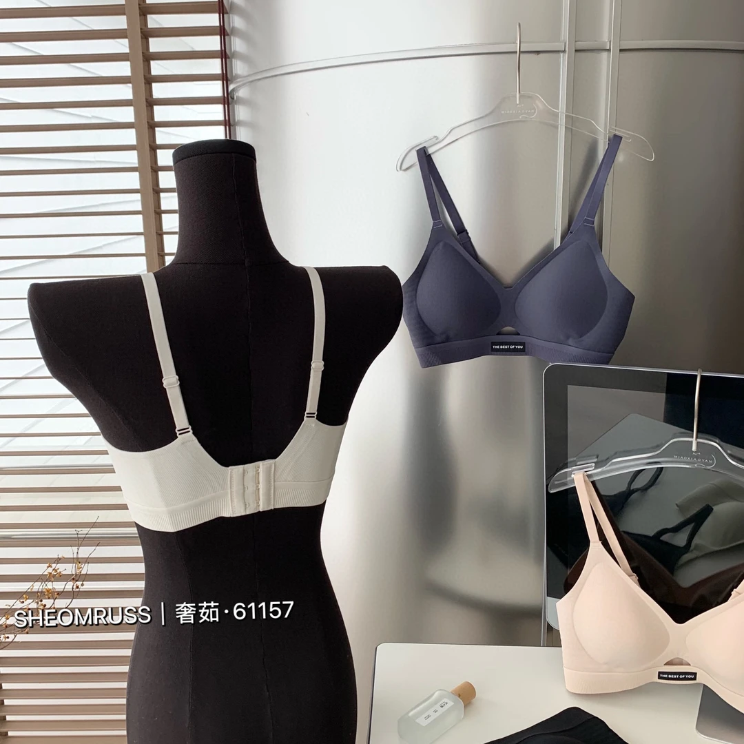 无痕舒适内衣女小胸聚拢上托收副乳防下垂2025新款无钢圈文胸罩