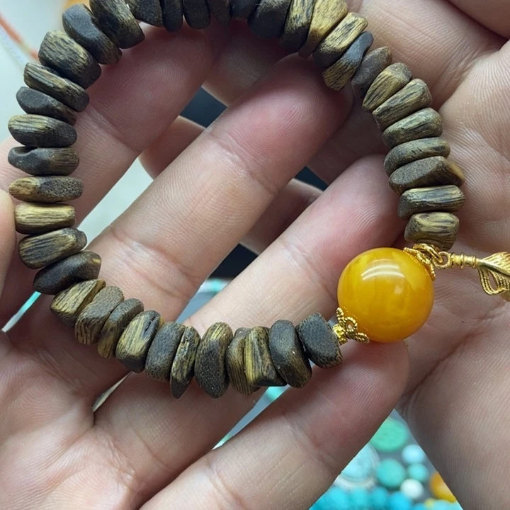 琥珀未镶嵌裸石配饰