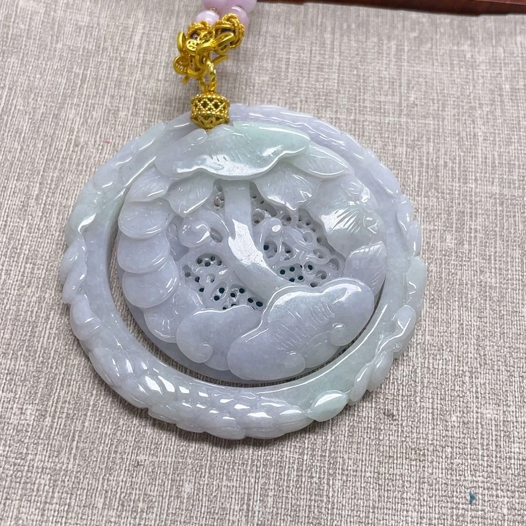 翡翠未镶嵌颈饰套镯