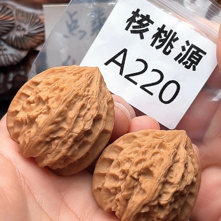 文玩核桃吊坠灯笼38+