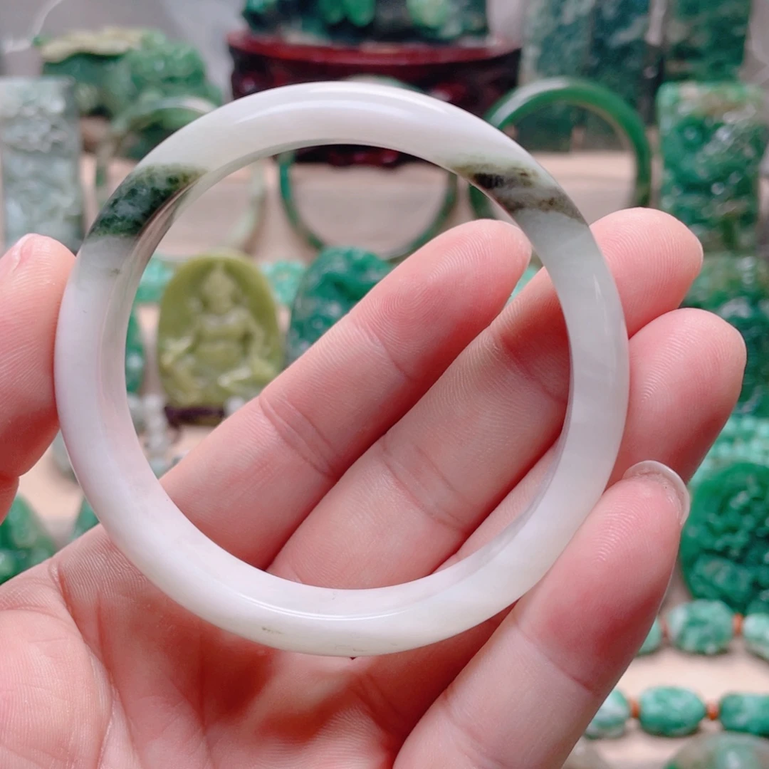 独山玉未镶嵌手镯