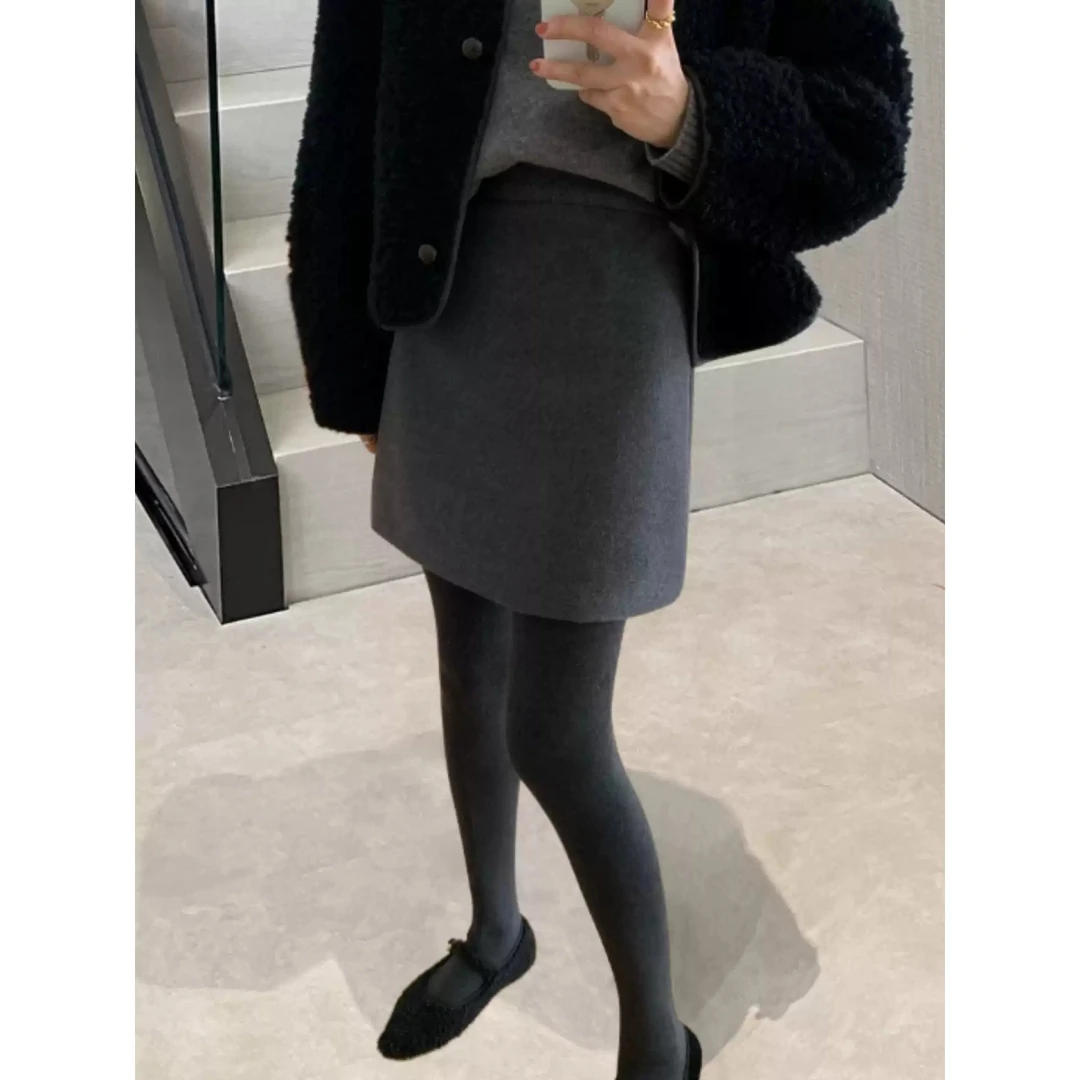 秋冬季黑色毛呢半身裙女2025新款小个子高腰显瘦包臀百搭小短裙
