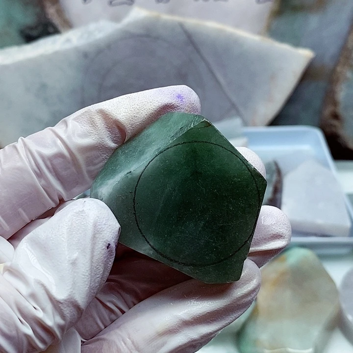 翡翠颈饰未镶嵌惊**浪缅甸翡翠A货边角