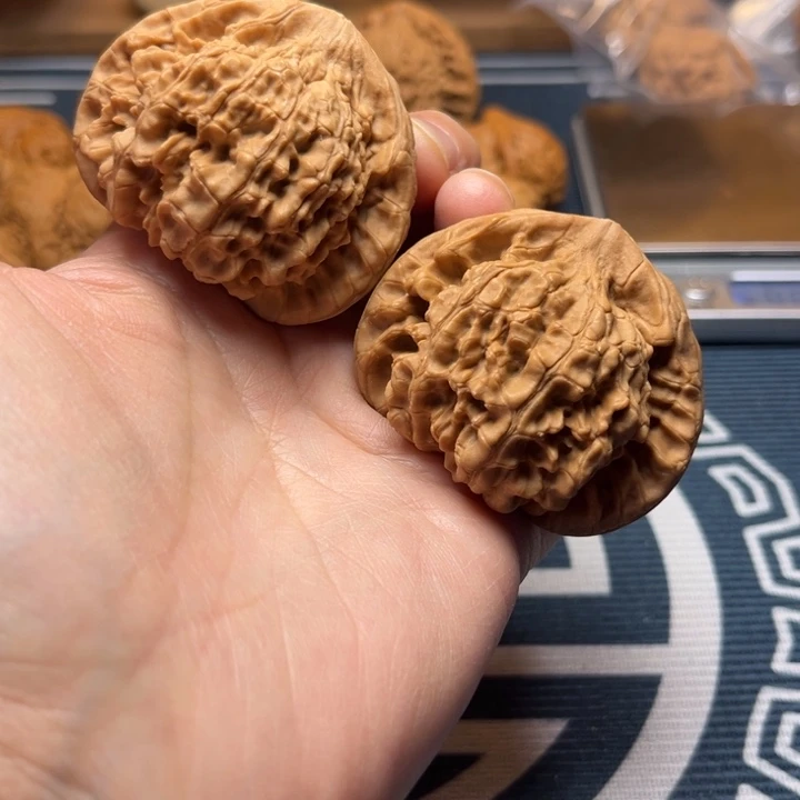 点***人文玩核桃吊坠官帽