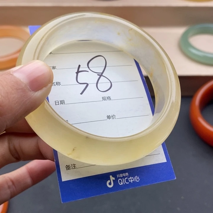 石英质玉未镶嵌手镯