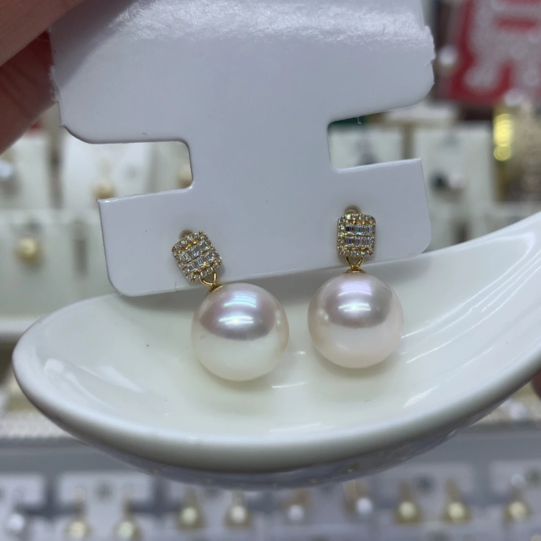 淡水珍珠18K金镶嵌耳饰