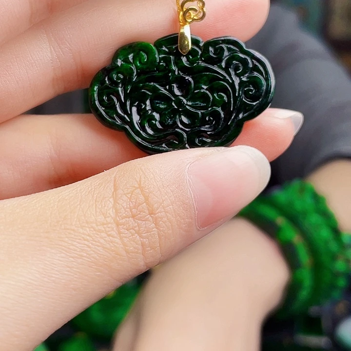 翡翠银S925镶嵌颈饰多样性