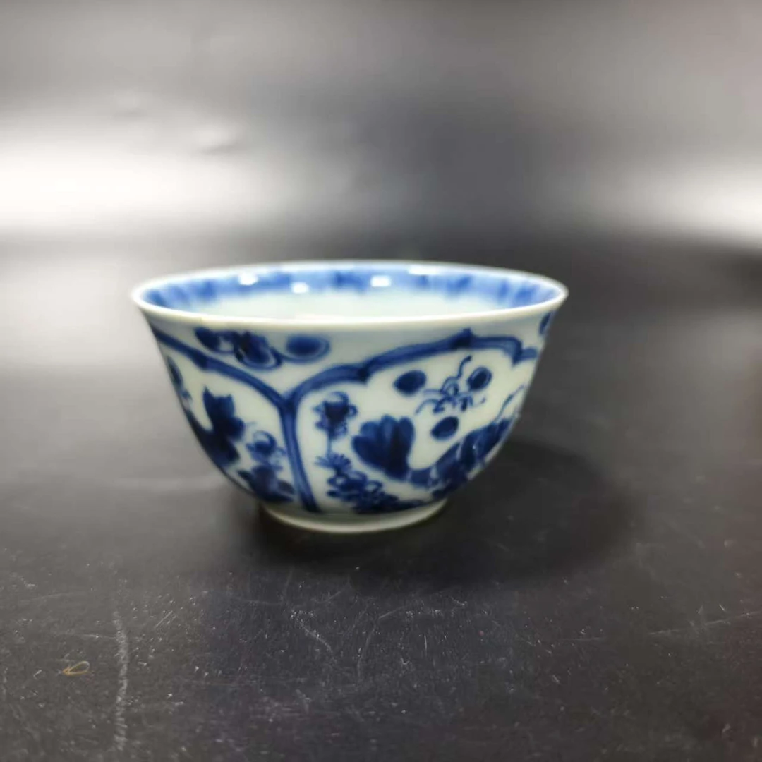 DS211 清康熙青花鱼藻纹小杯 杯直径7cm 高3.5cm