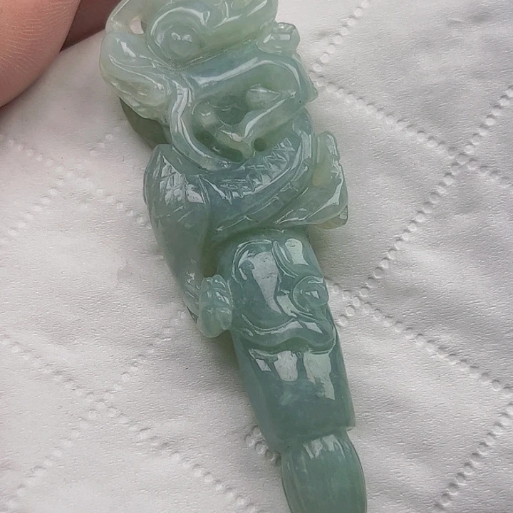 翡翠未镶嵌颈饰挂件